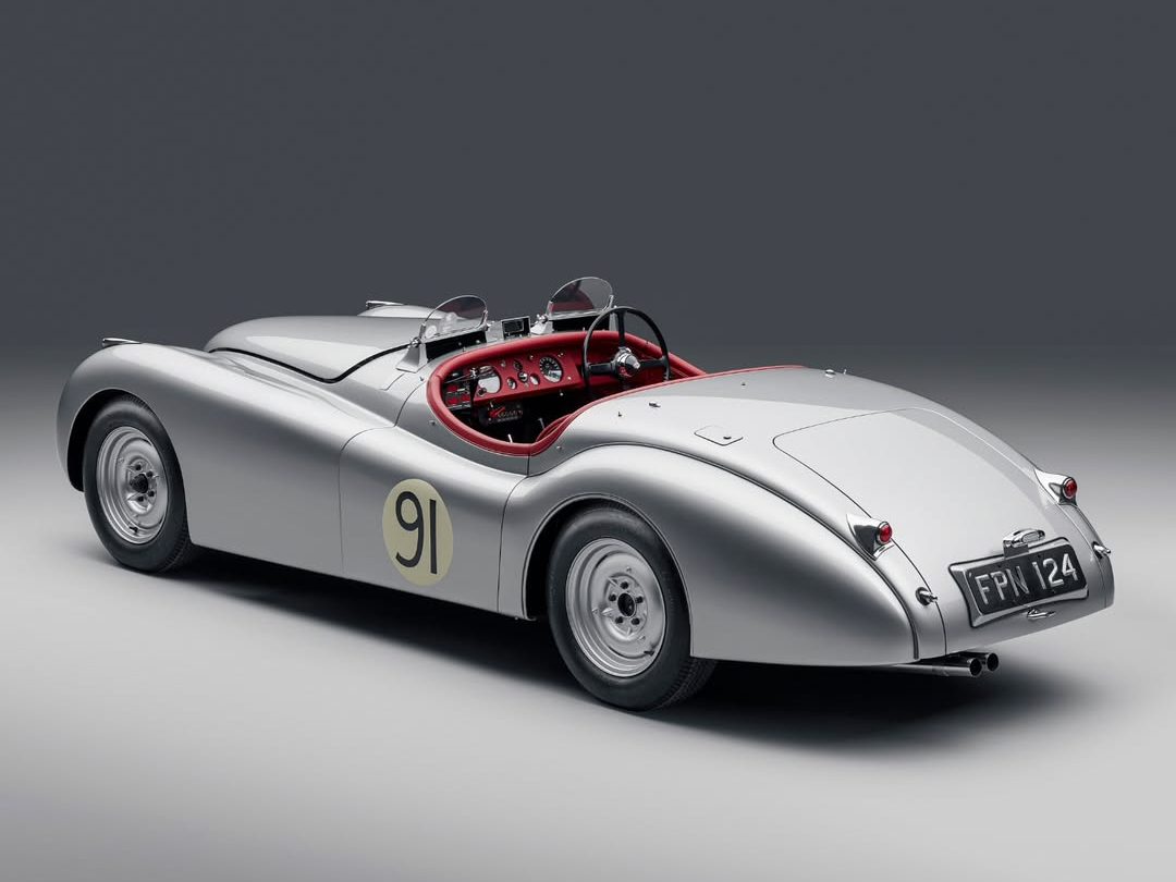 1951 捷豹 XK120：赛道传奇的重生